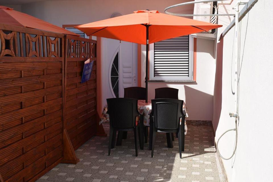 Apartmani Celjak Pag Town Exterior photo